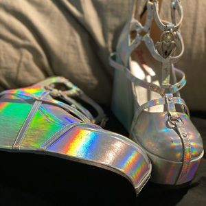 Demonia Holographic Platform Pump (Poison - 25-2-). Size 11